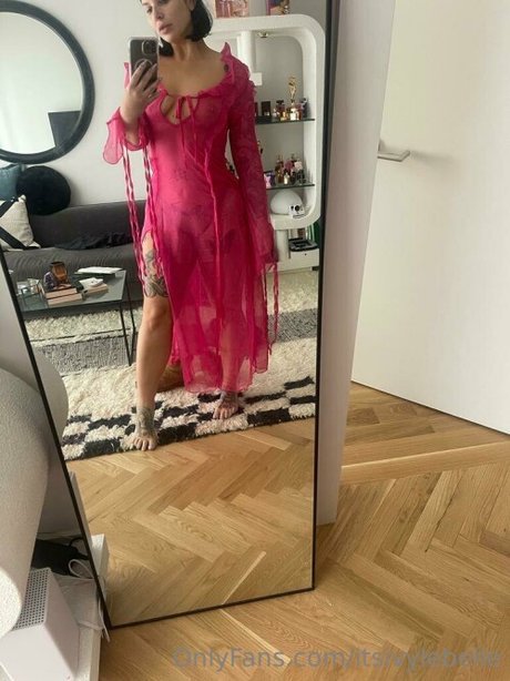 Photo nue de fuite OnlyFans de Kharina K