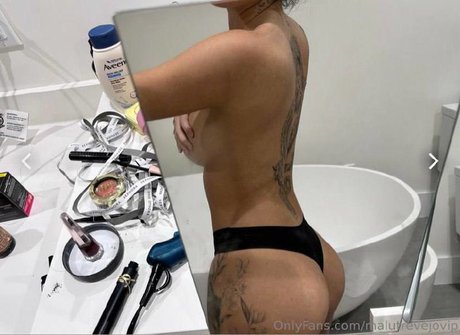 Photo nue de fuite OnlyFans de Malu Trevejo