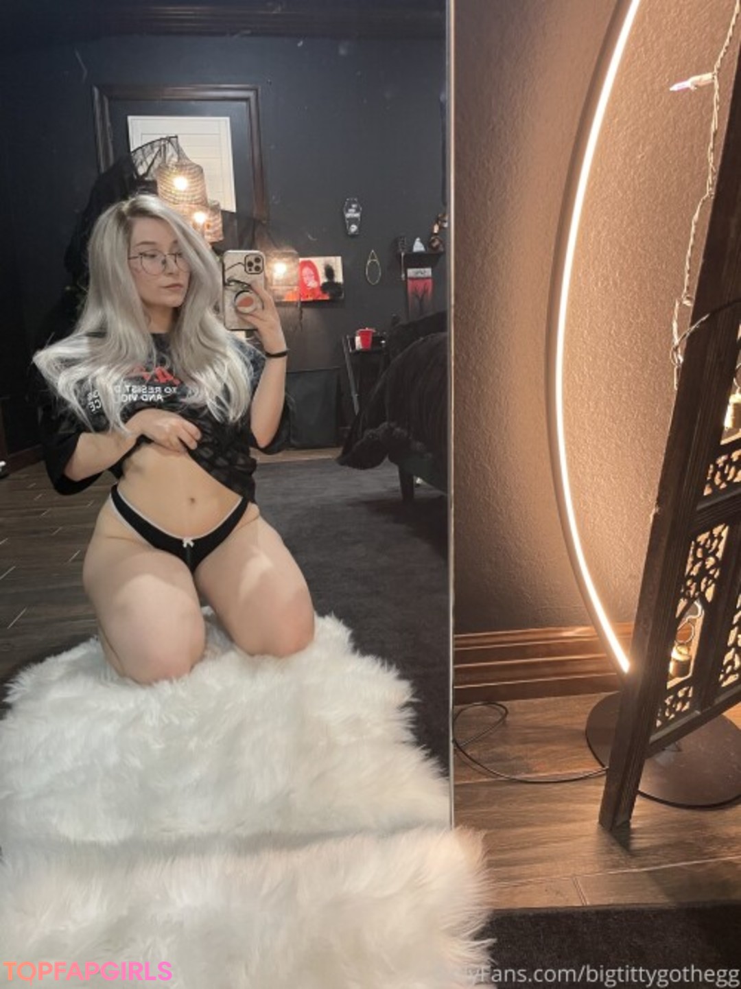 Photo nue de fuite OnlyFans de Big Titty Goth Egg #378