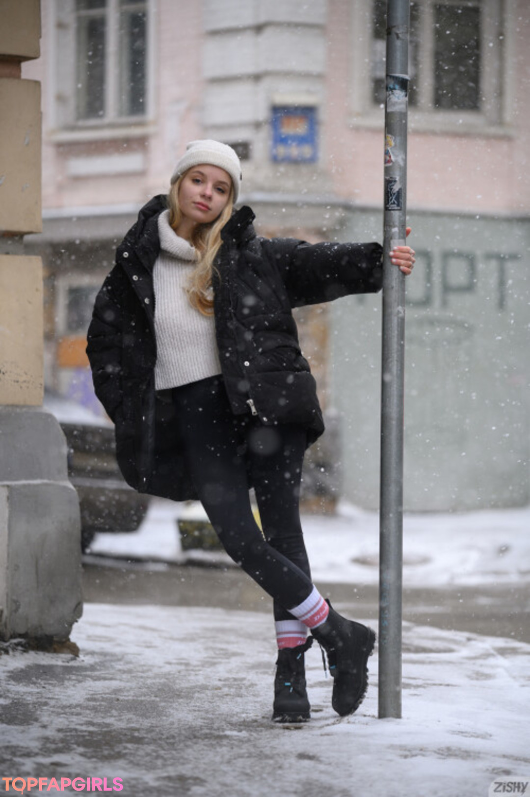 Photo nue de fuite OnlyFans de Mila Amour #318