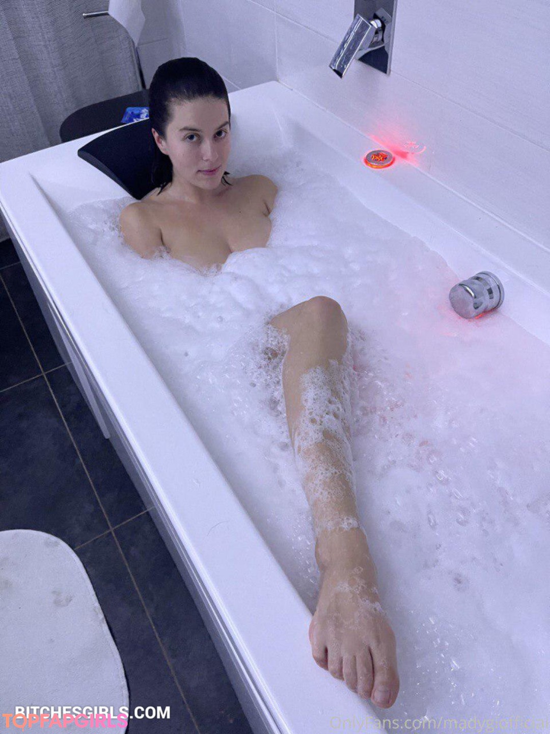 Photo nue de fuite OnlyFans de Madalina Loana Filip #57