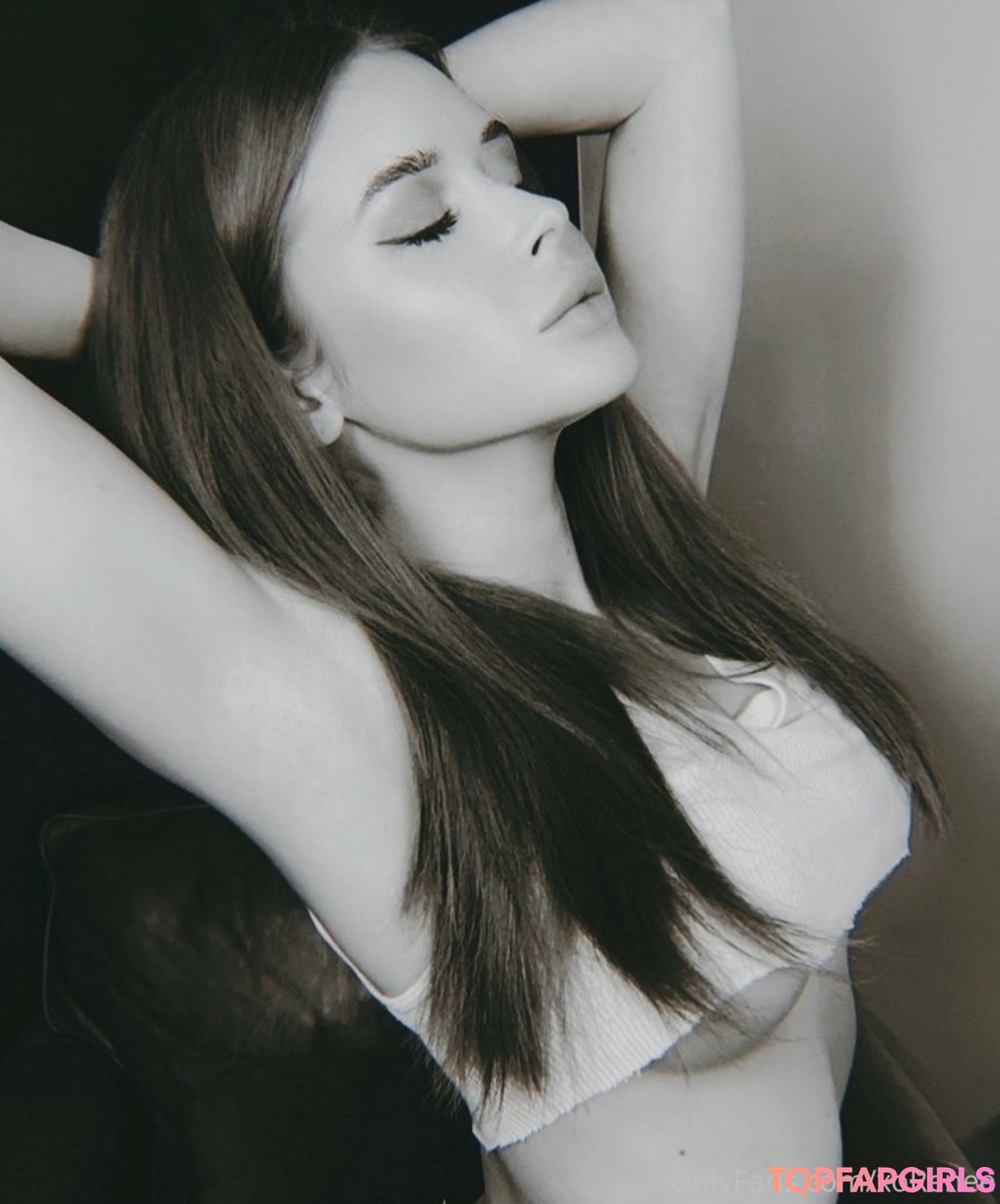 Photo nue de fuite OnlyFans de Renee Olstead #828