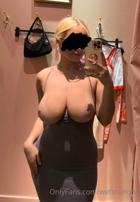 Photo nue de fuite OnlyFans de Wettmelons