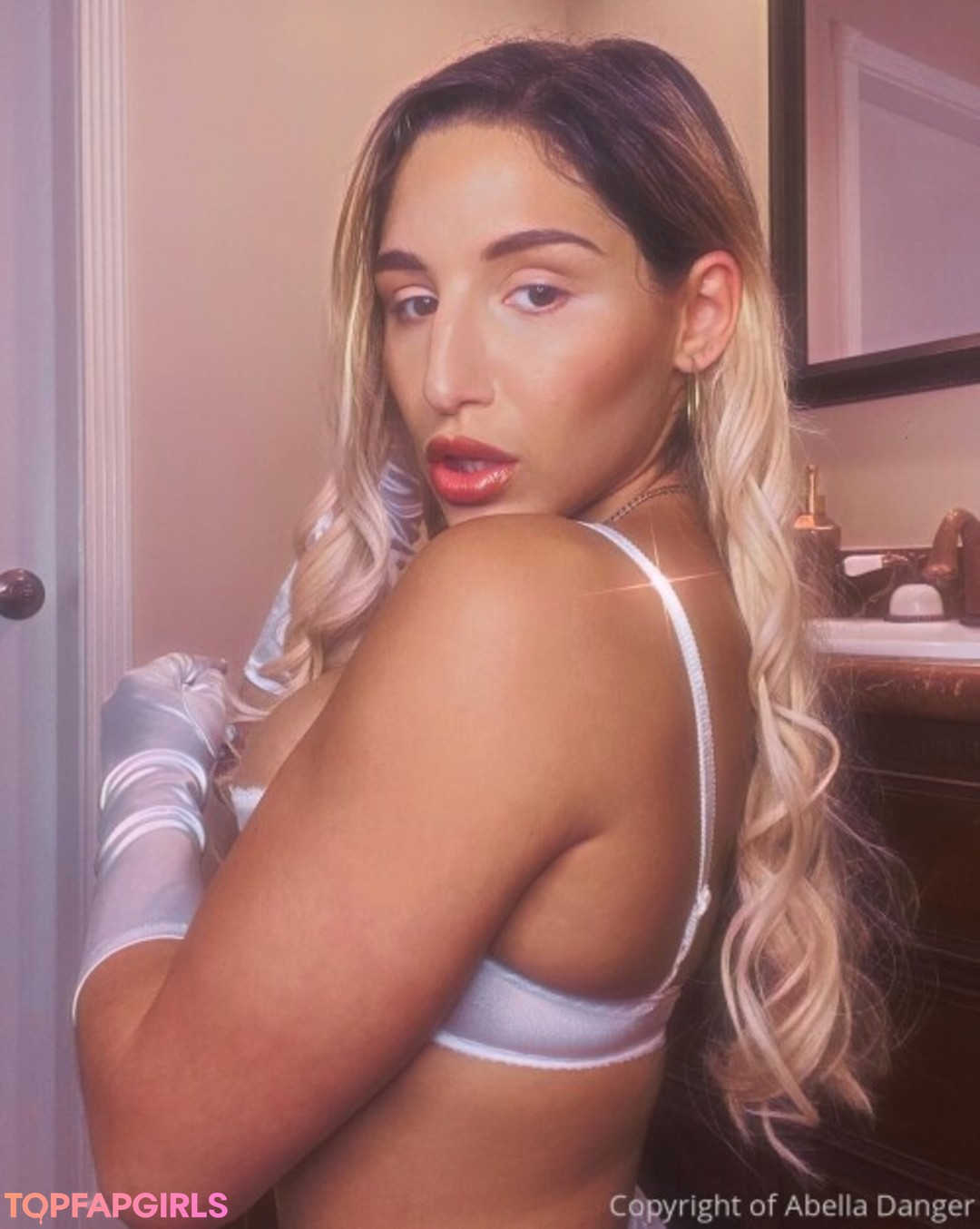 Photo nue de fuite OnlyFans de Abella Danger #2