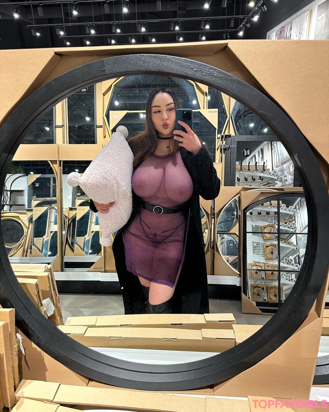 Photo nue de fuite OnlyFans de Louisa Khovanski #1165