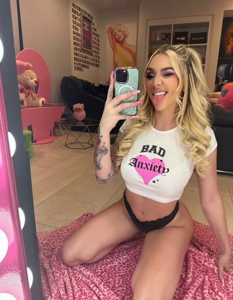 Kendra Sunderland