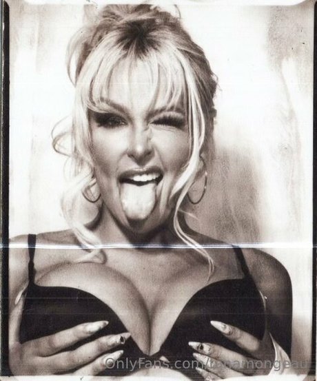 Tana Mongeau Photo nue de fuite OnlyFans de Tana Mongeau #120