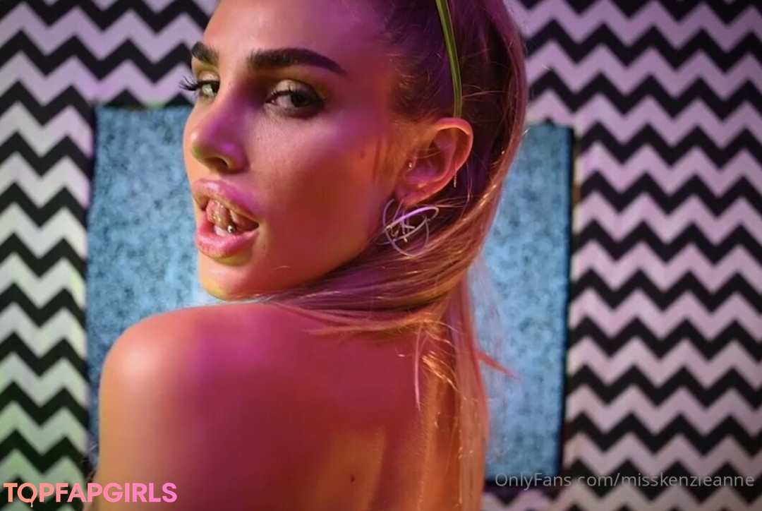 Photo nue de fuite OnlyFans de Kenzie Anne #107