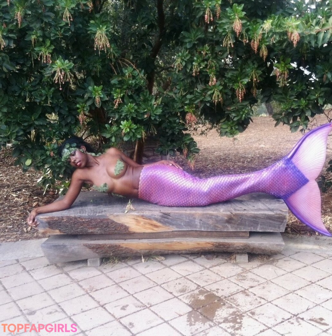 Photo nue de fuite OnlyFans de Camille W #442