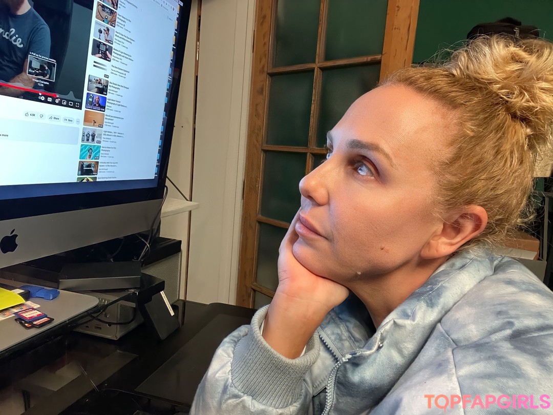 Photo nue de fuite OnlyFans de Holly Randall #650