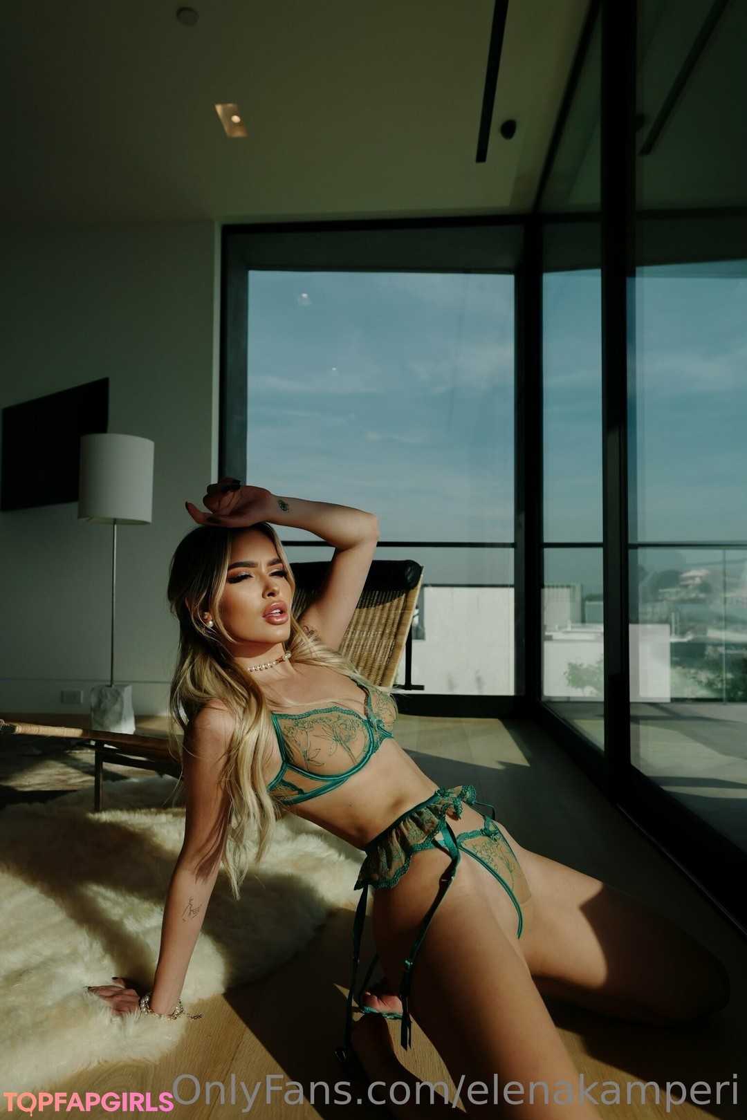 Photo nue de fuite OnlyFans de Elena Kamperi #56