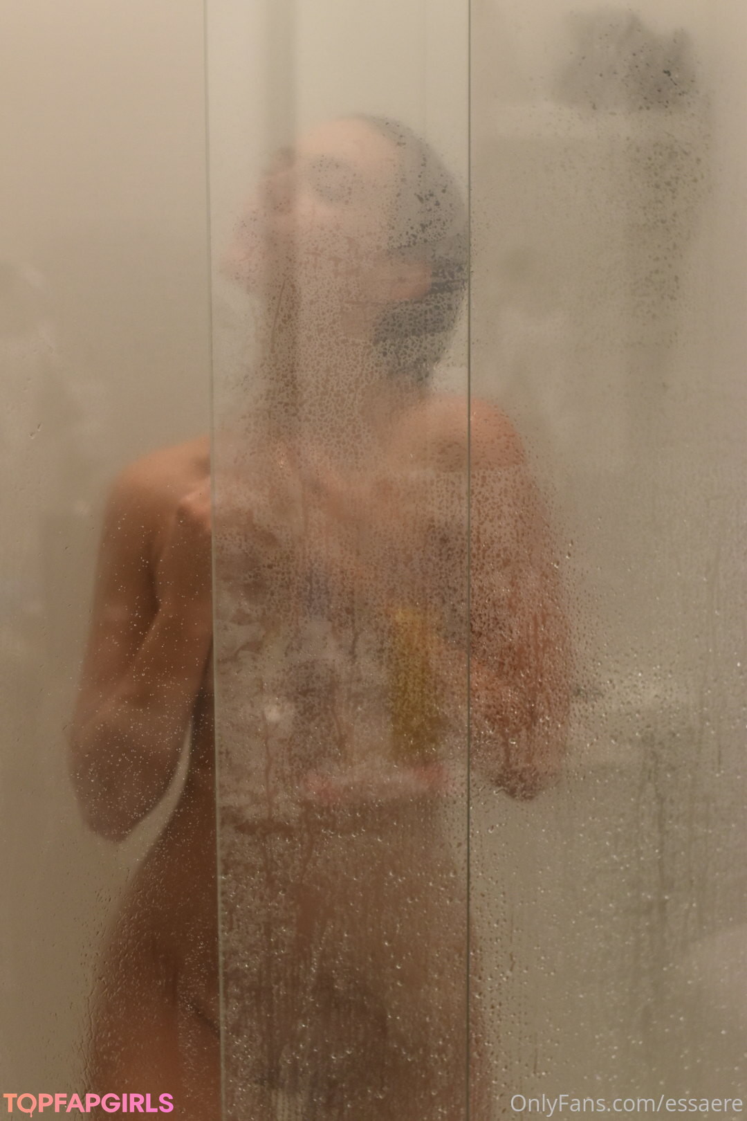 Photo nue de fuite OnlyFans de Essaere #9