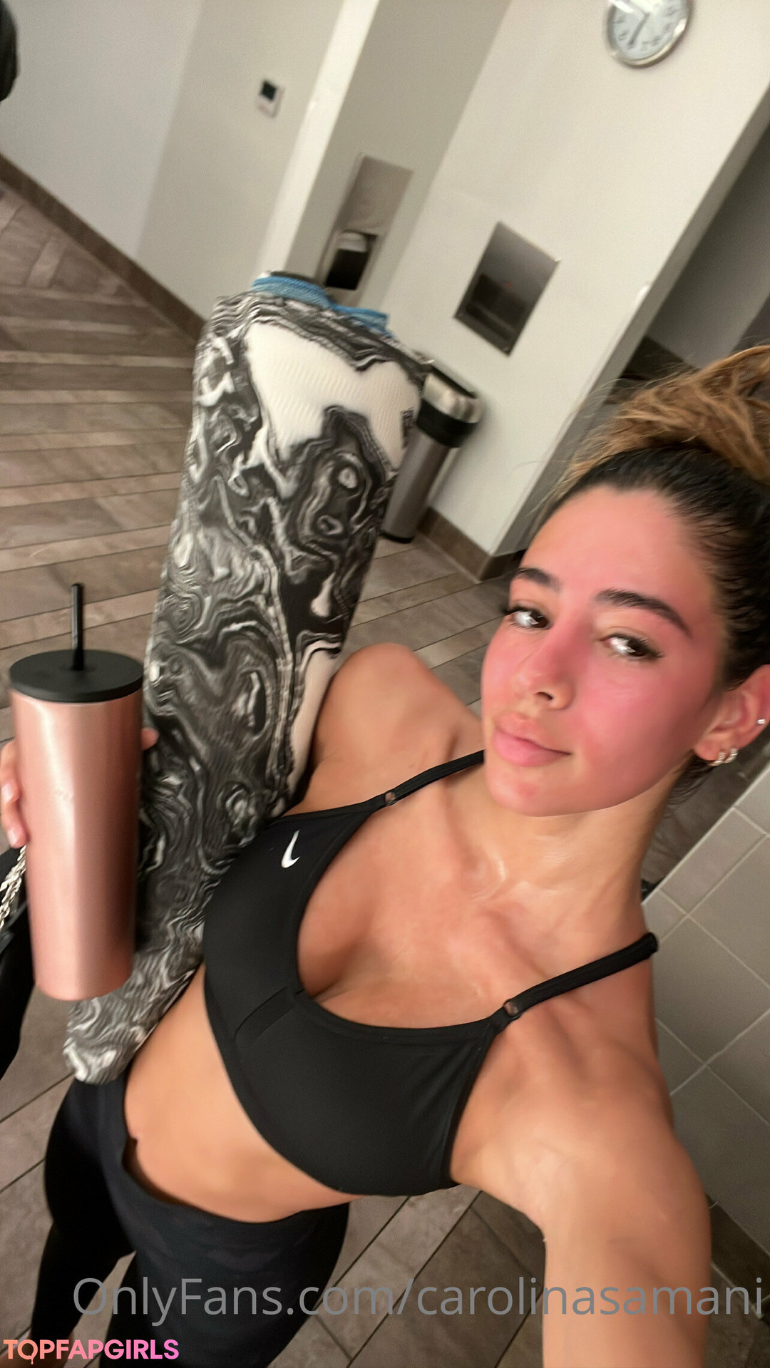 Photo nue de fuite OnlyFans de Carolina Samani #3