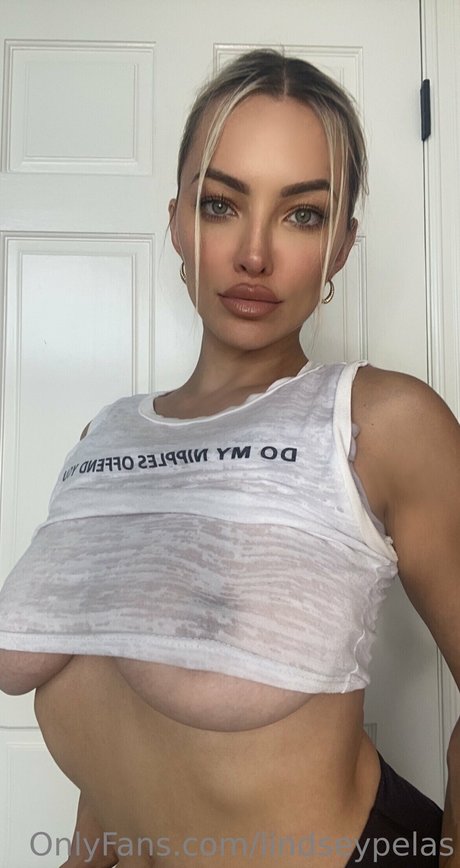 Lindsey Pelas