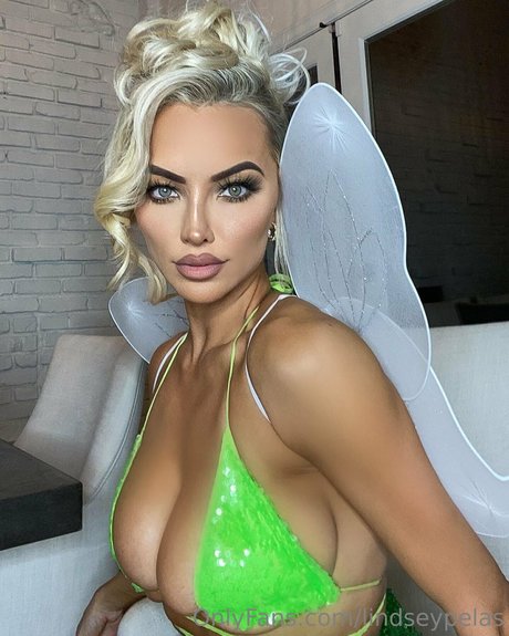 Lindsey Pelas
