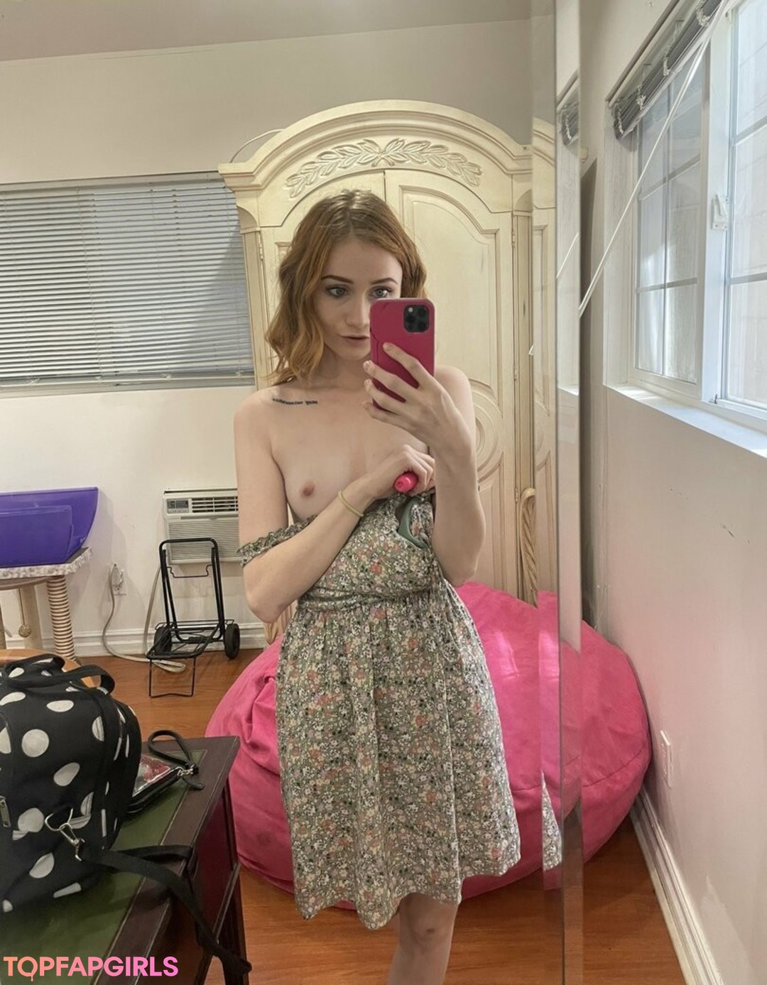 Photo nue de fuite OnlyFans de Scarlet Skies #63