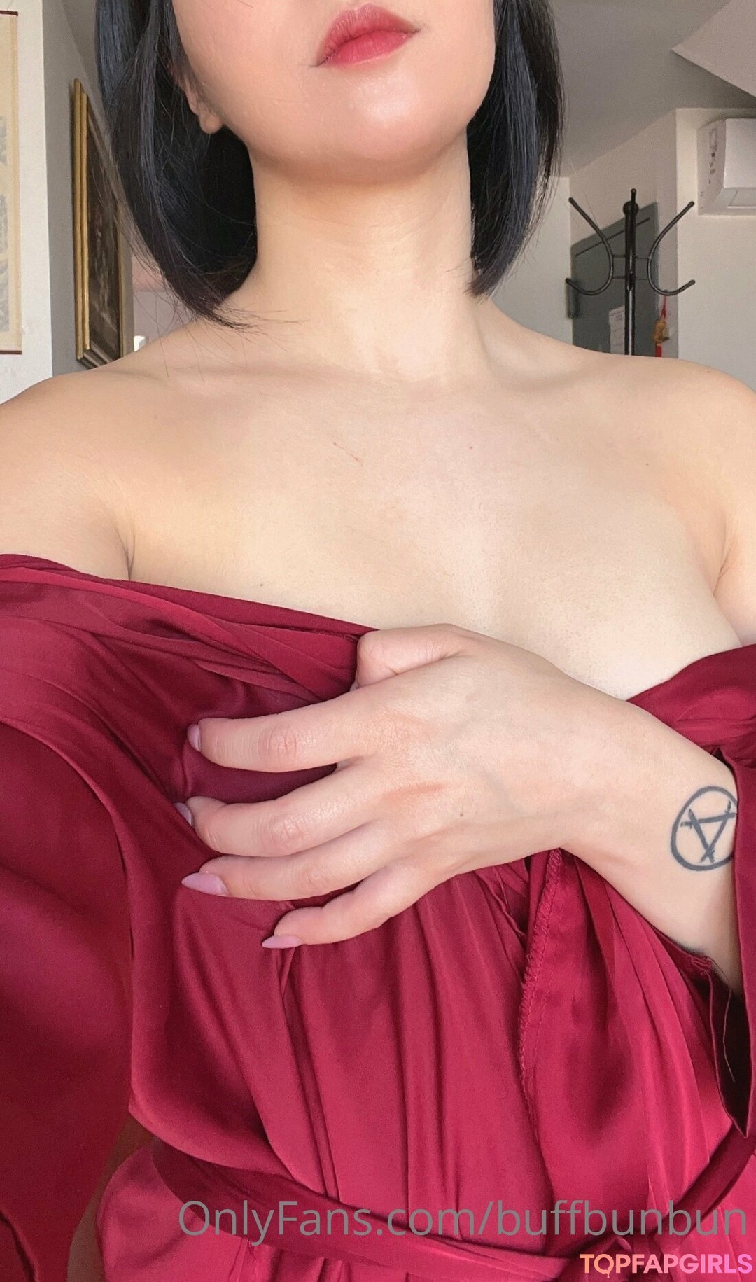 Photo nue de fuite OnlyFans de Womanwearingred #83