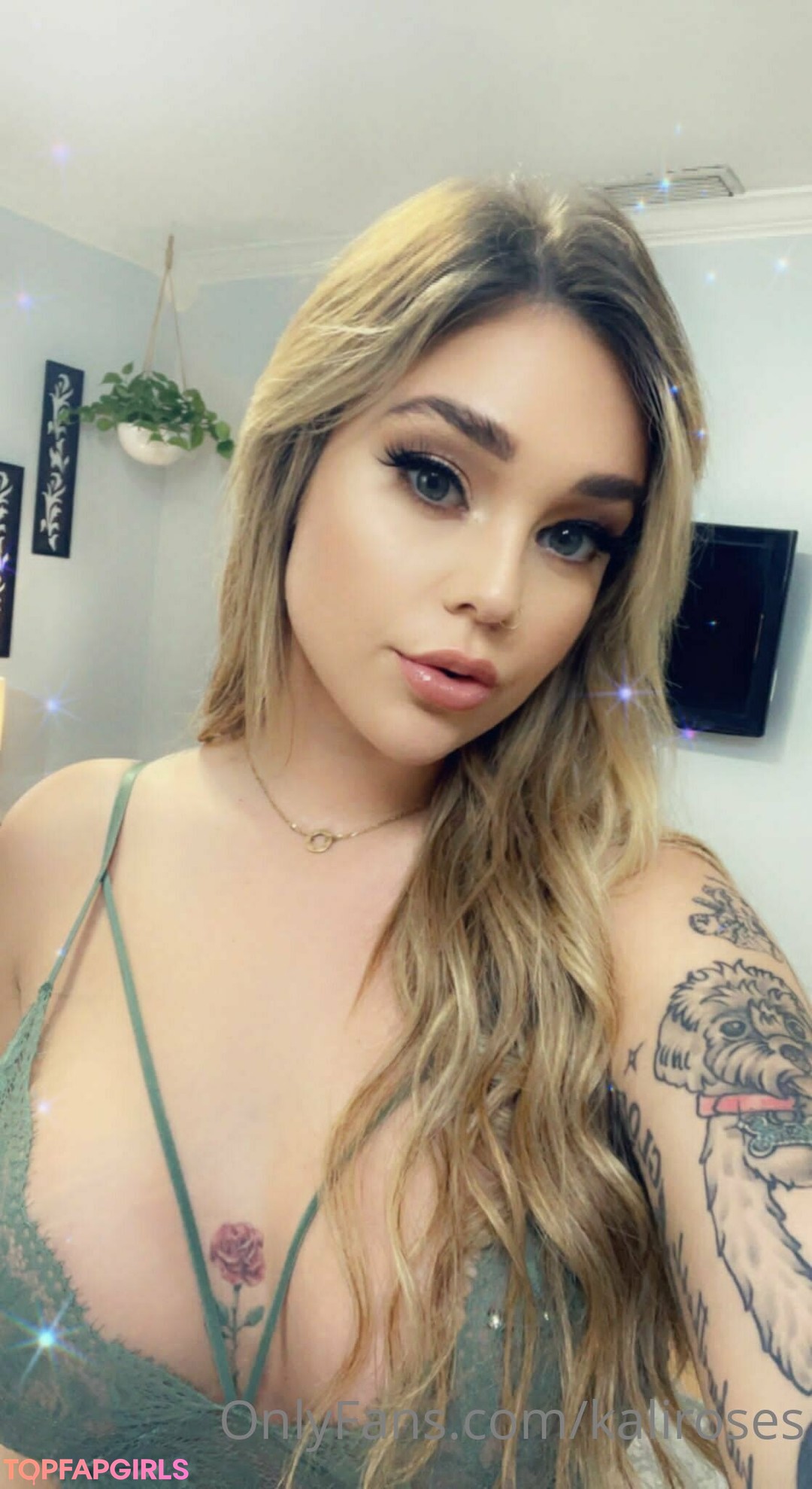 Photo nue de fuite OnlyFans de Kali Roses #11