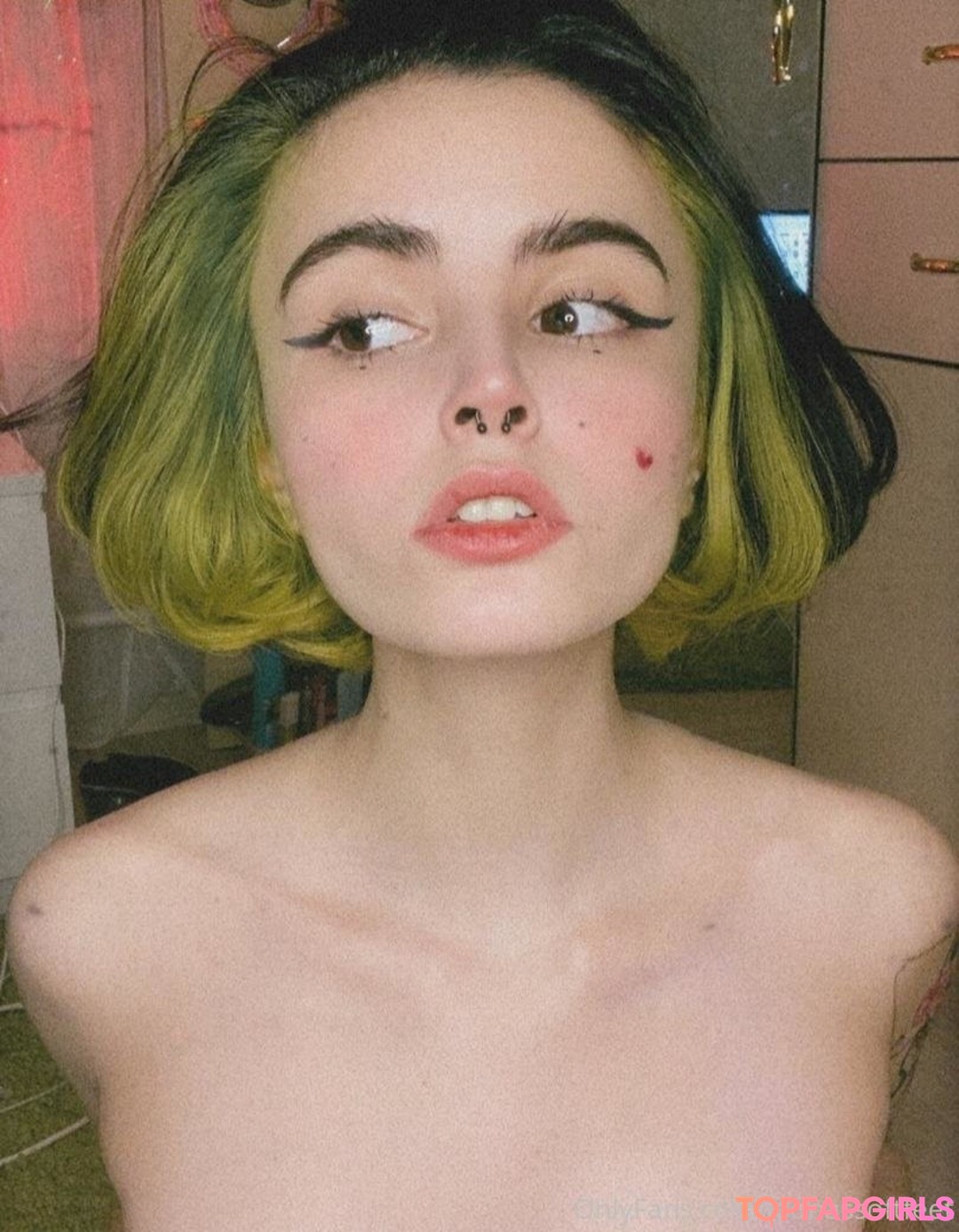 Photo nue de fuite OnlyFans de Loona #42