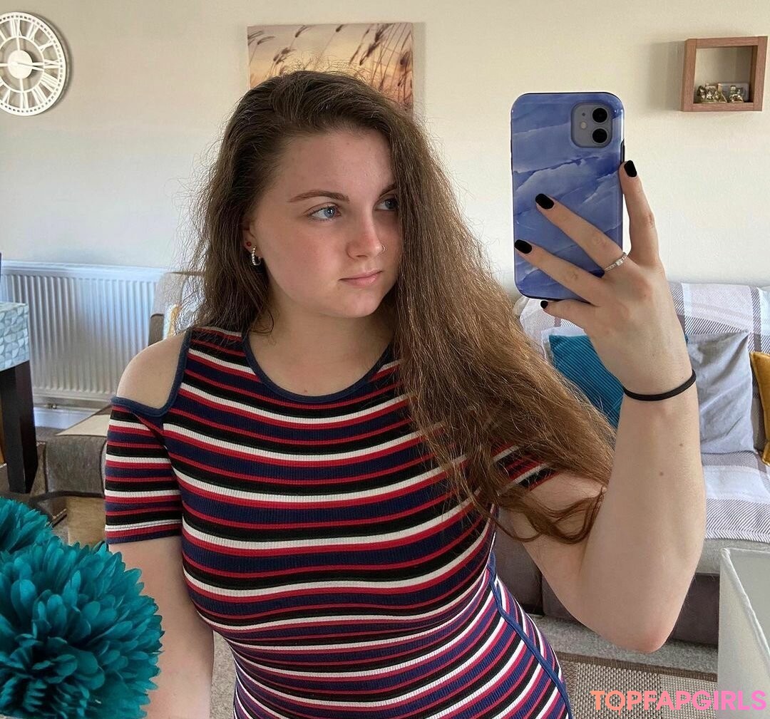 Photo nue de fuite OnlyFans de Bustybritishbrunette #17 Photo nue de fuite OnlyFans de Bustybritishbrunette #17