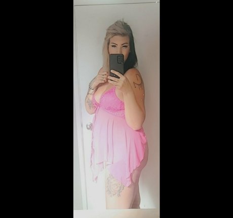 Photo nue de fuite OnlyFans de Peachyleiigh