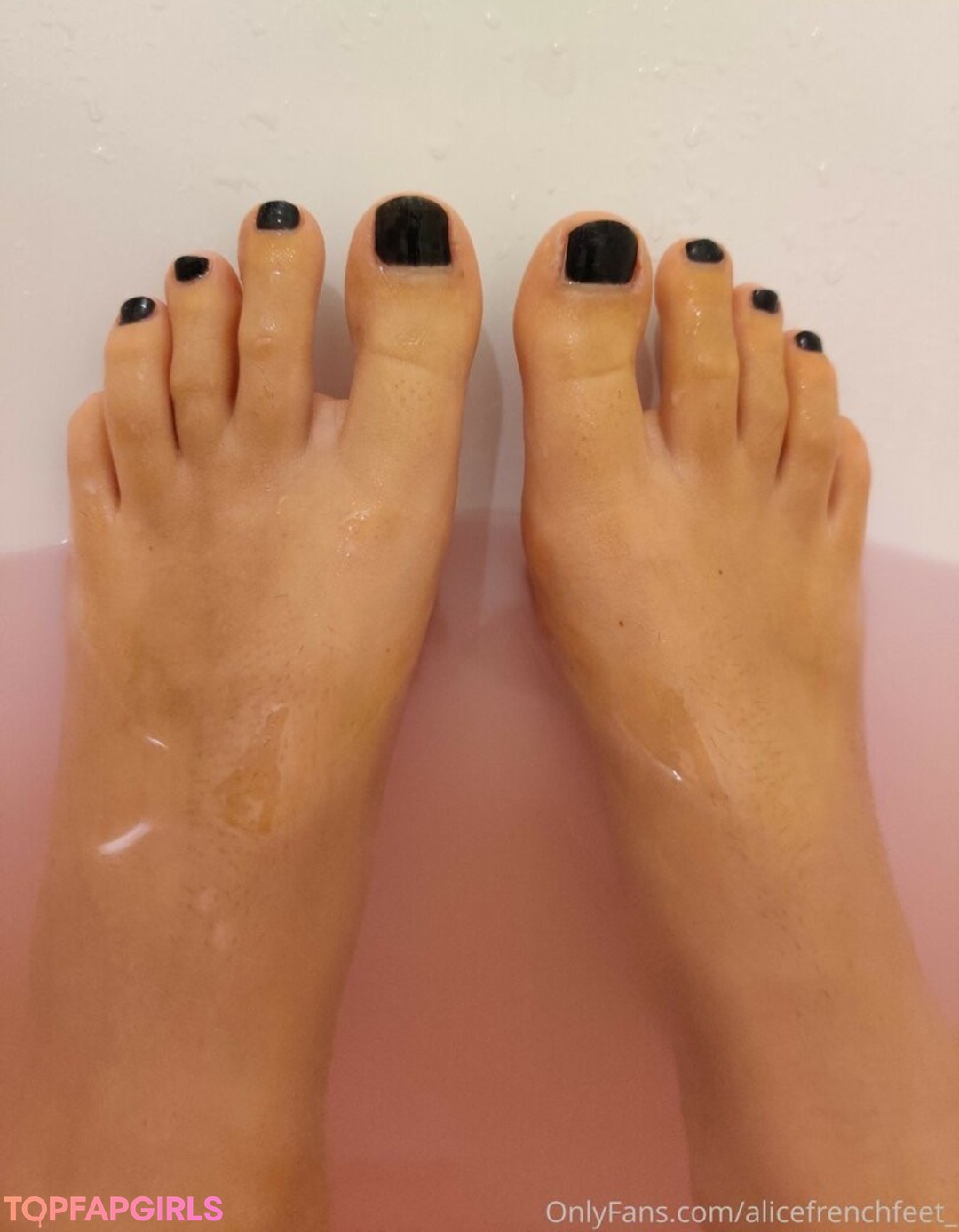Photo nue de fuite OnlyFans de Alicefrenchfeet #165 Photo nue de fuite OnlyFans de Alicefrenchfeet #165