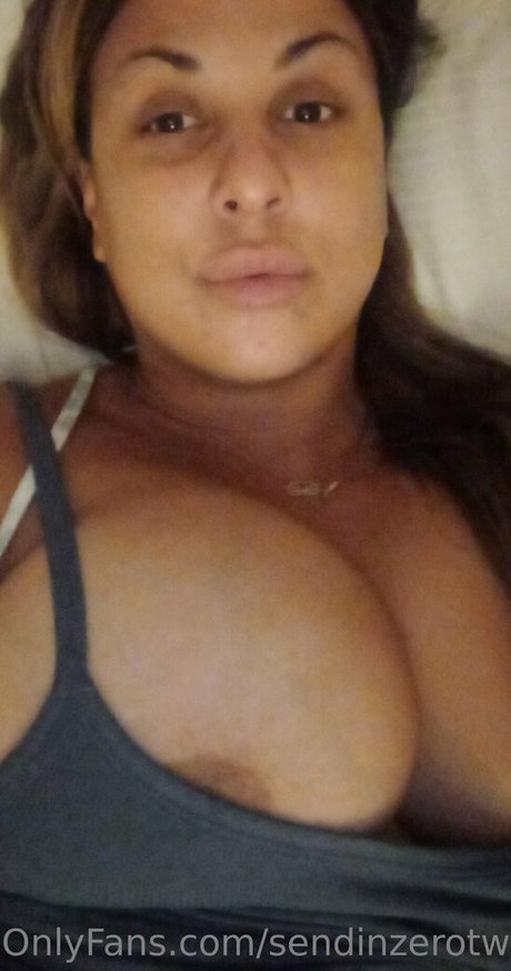 Photo nue de fuite OnlyFans de Sendinzerotwo