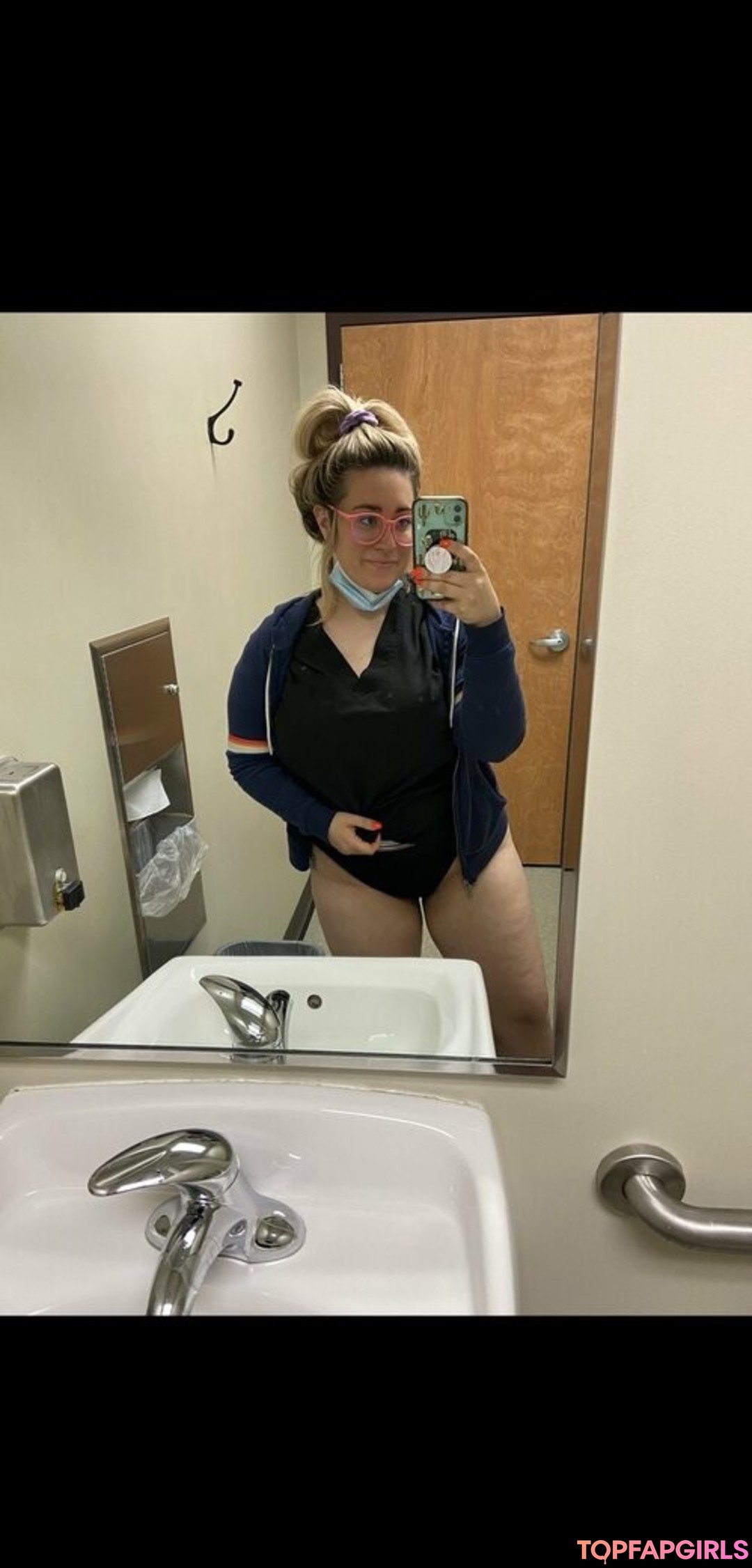 Photo nue de fuite OnlyFans de Lavendercrystalmoon #40 Photo nue de fuite OnlyFans de Lavendercrystalmoon #40