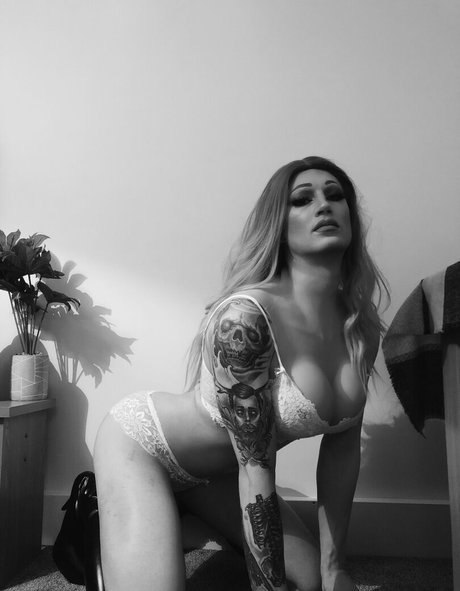 Photo nue de fuite OnlyFans de Roman Rose