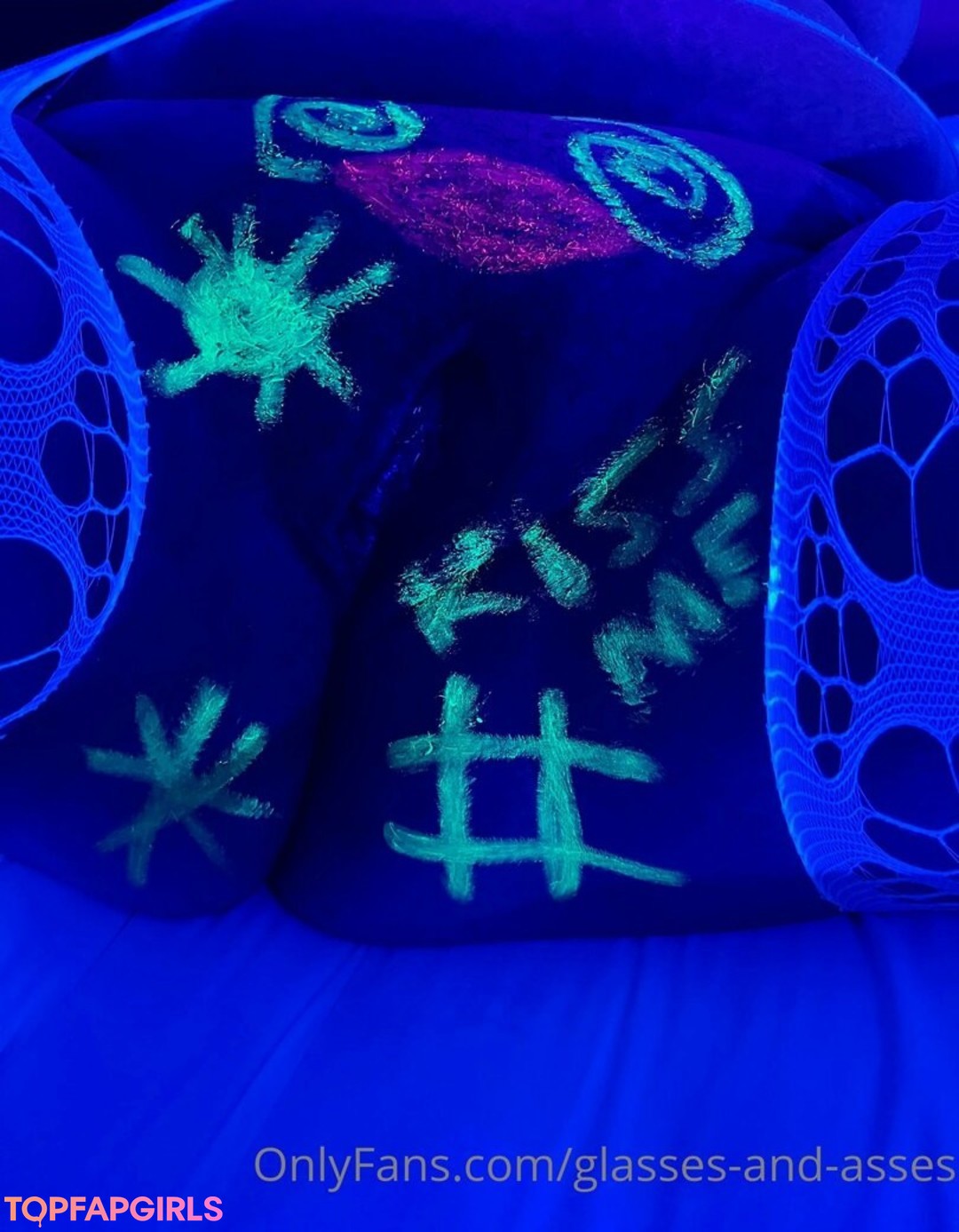 Photo nue de fuite OnlyFans de Glassesandasses #124 Photo nue de fuite OnlyFans de Glassesandasses #124
