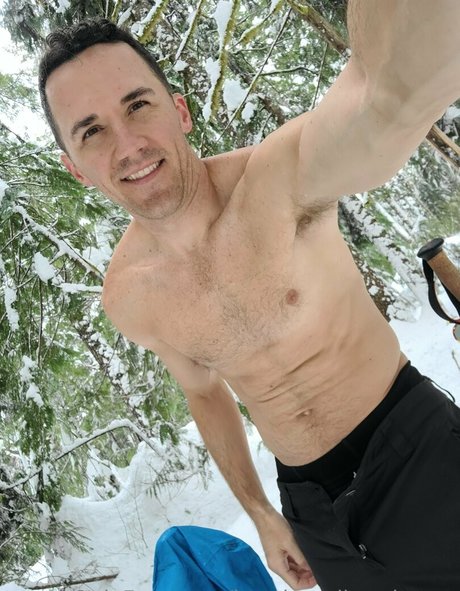 Photo nue de fuite OnlyFans de Handyandhandsome