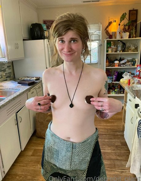 Photo nue de fuite OnlyFans de Decrepitplant
