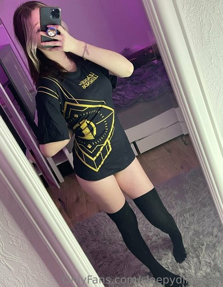 Photo nue de fuite OnlyFans de Sleepydinosaur