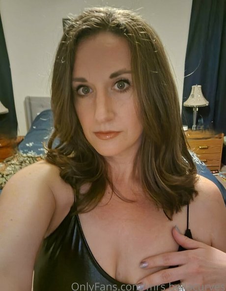 Mrs Bella Curves