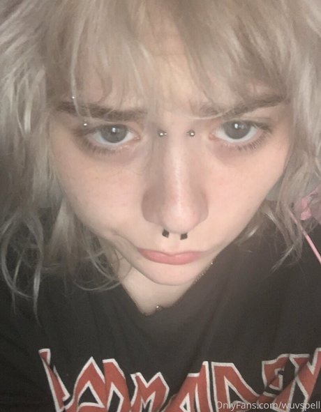 Photo nue de fuite OnlyFans de Wuvspell