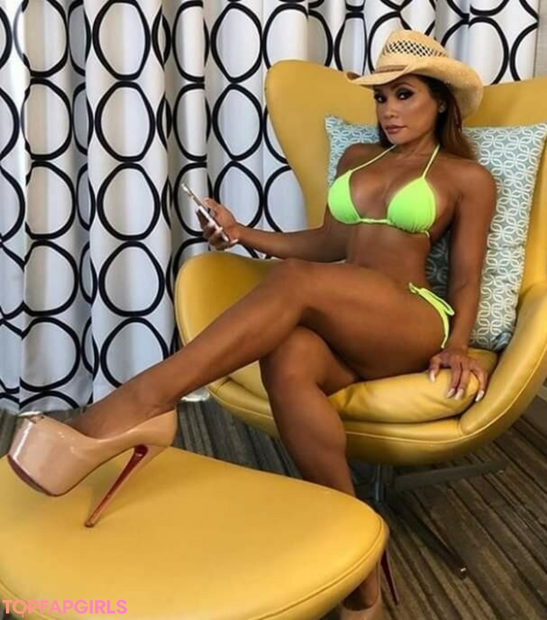 Photo nue de fuite OnlyFans de Connie Elizabeth #18 Photo nue de fuite OnlyFans de Connie Elizabeth #18