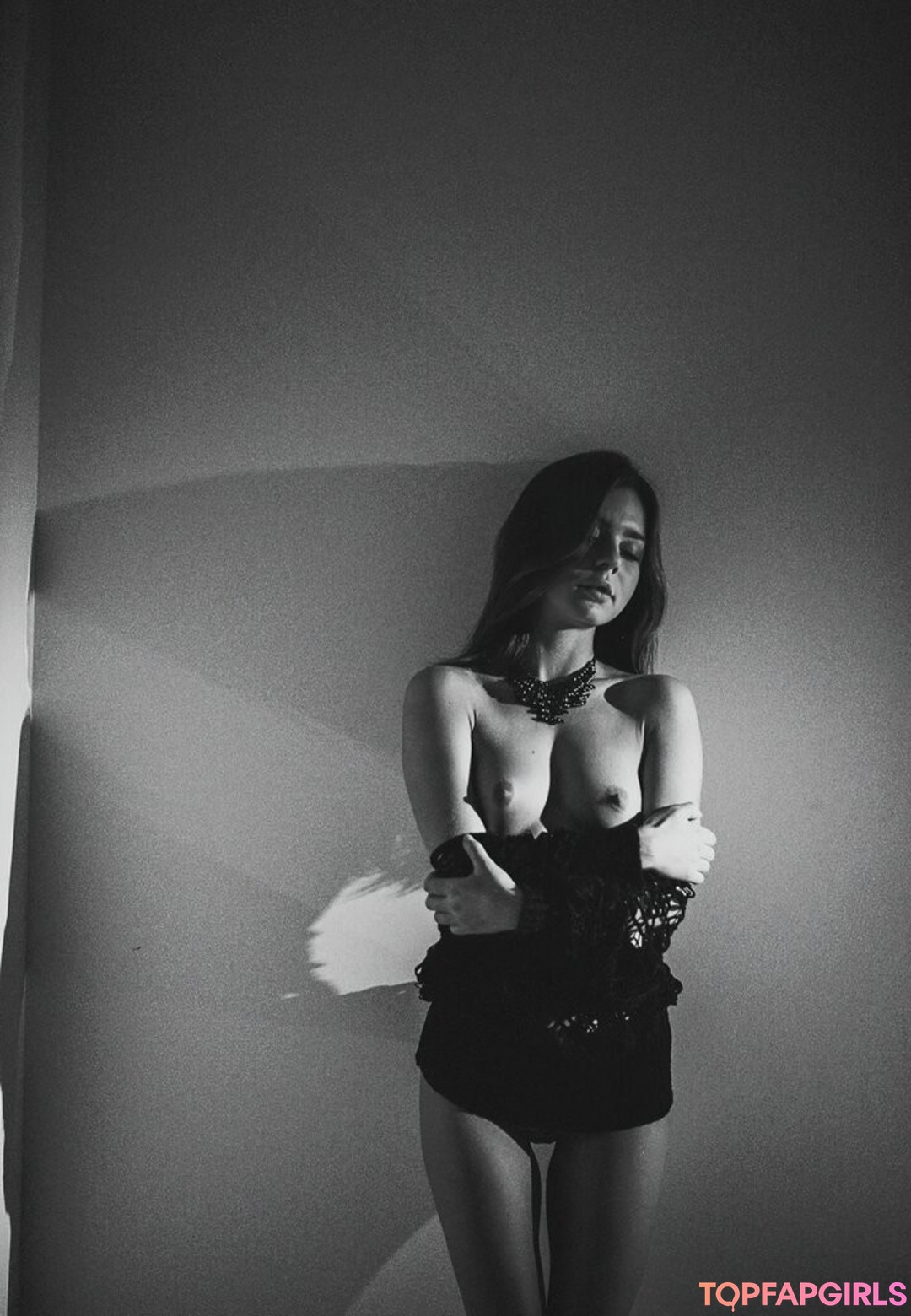 Photo nue de fuite OnlyFans de Guerlain #429 Photo nue de fuite OnlyFans de Guerlain #429