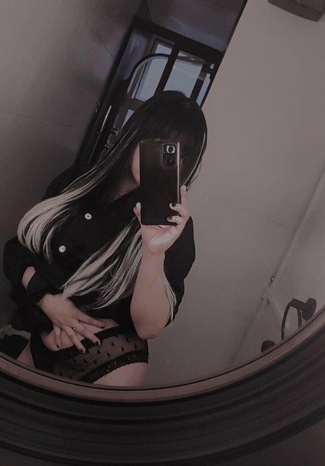 Photo nue de fuite OnlyFans de Sharyndoll