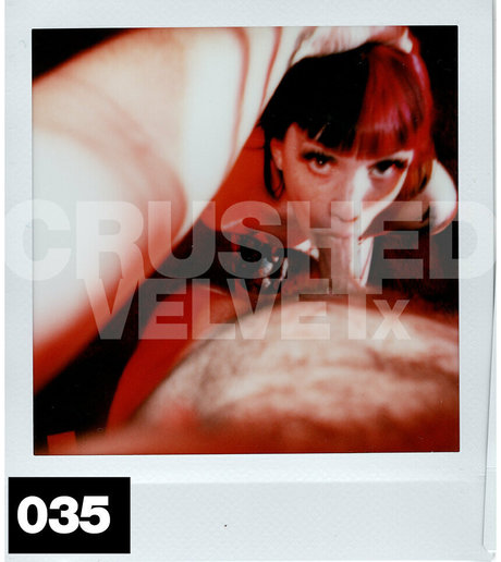 Photo nue de fuite OnlyFans de Crushedvelvetx