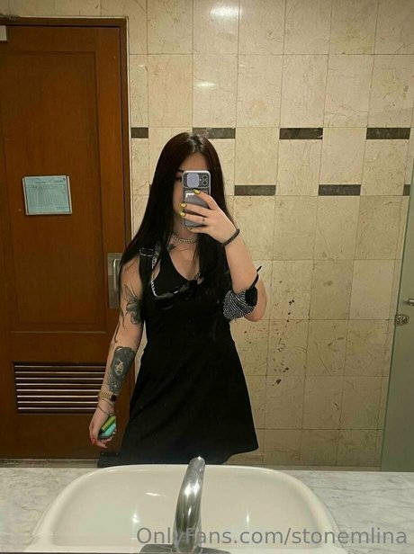 Photo nue de fuite OnlyFans de Stonemlina