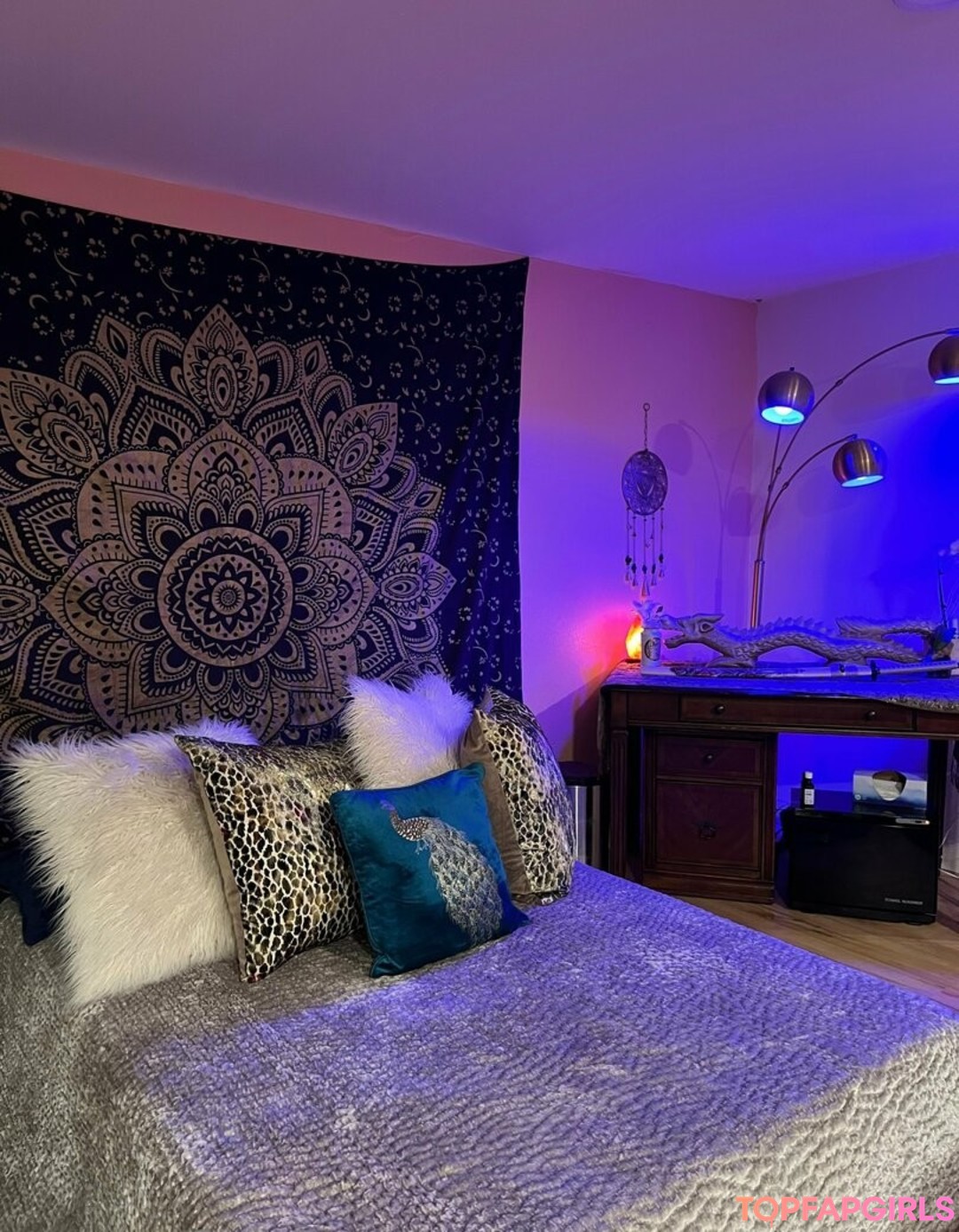 Photo nue de fuite OnlyFans de Enchantressselenafree #13 Photo nue de fuite OnlyFans de Enchantressselenafree #13