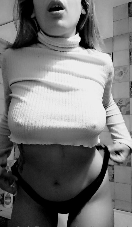 Photo nue de fuite OnlyFans de Emilypageok
