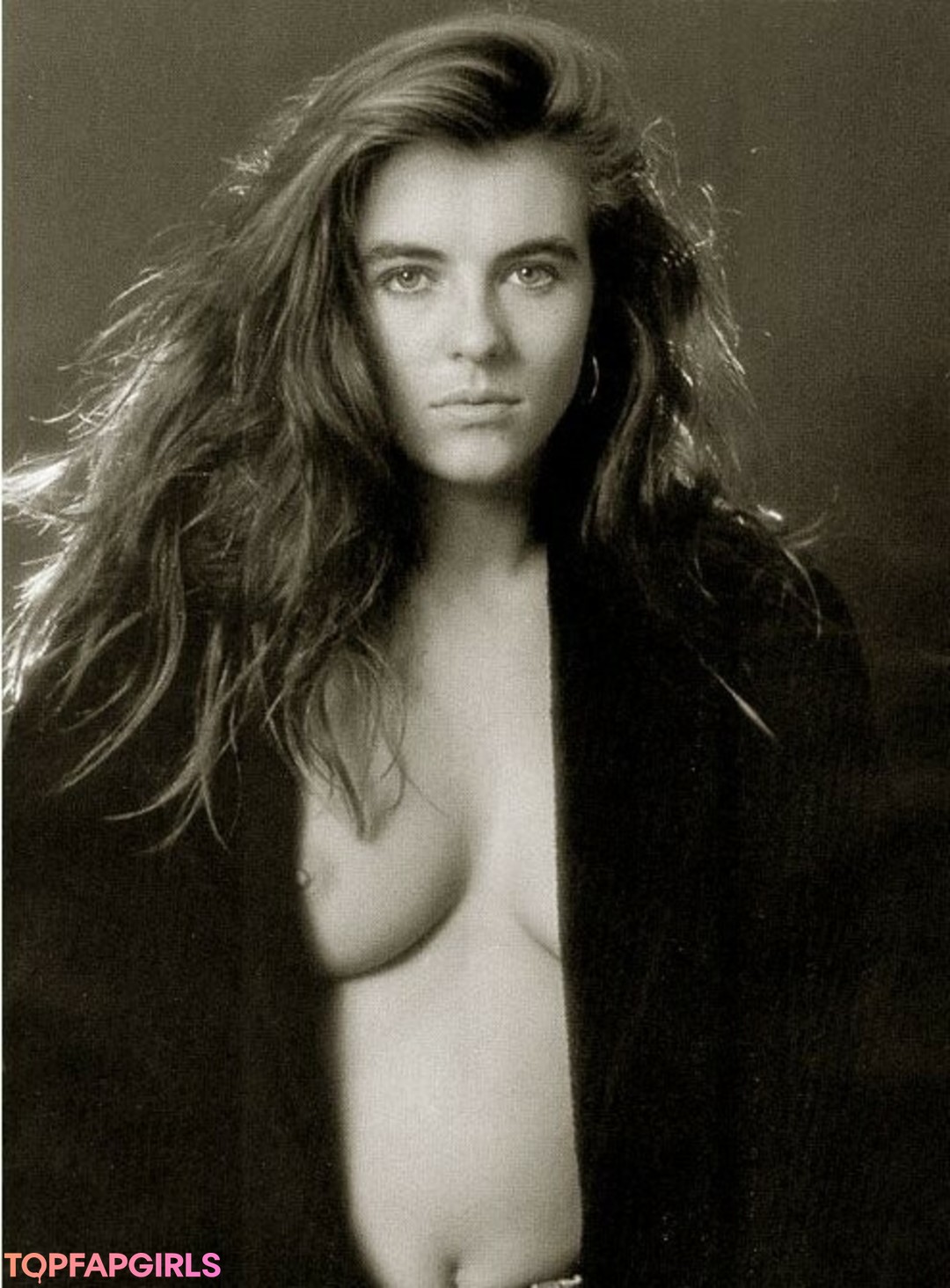 Photo nue de fuite OnlyFans de Elizabeth Hurley #348 Photo nue de fuite OnlyFans de Elizabeth Hurley #348