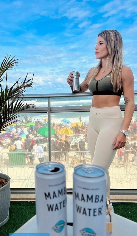 Photo nue de fuite OnlyFans de Leticia Bufoni