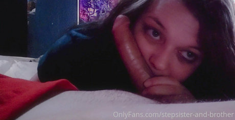 Photo nue de fuite OnlyFans de Stepsisterandbrother