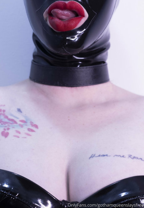 Photo nue de fuite OnlyFans de Gothamqueenslaysfree
