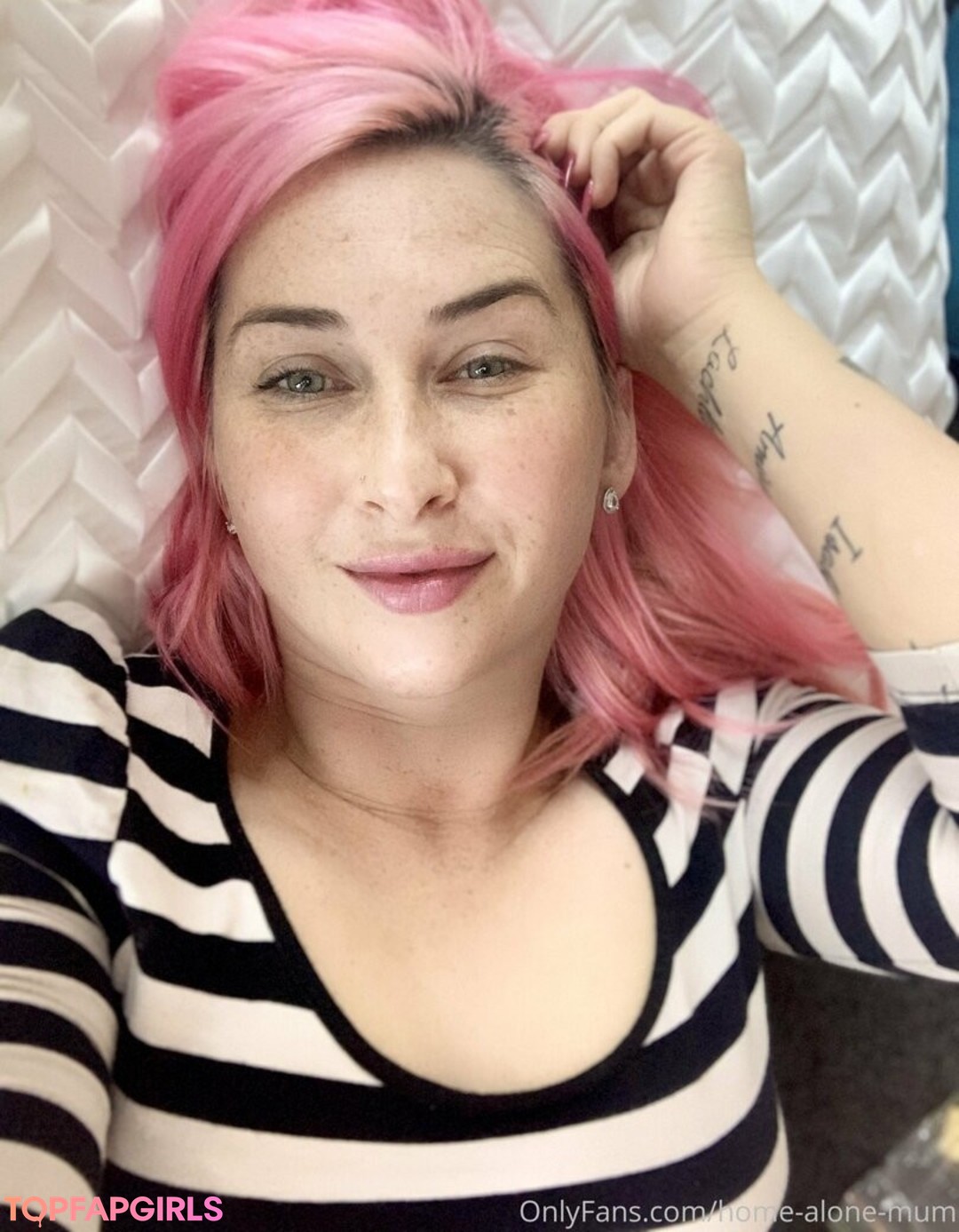 Photo nue de fuite OnlyFans de Homealonemum #151 Photo nue de fuite OnlyFans de Homealonemum #151