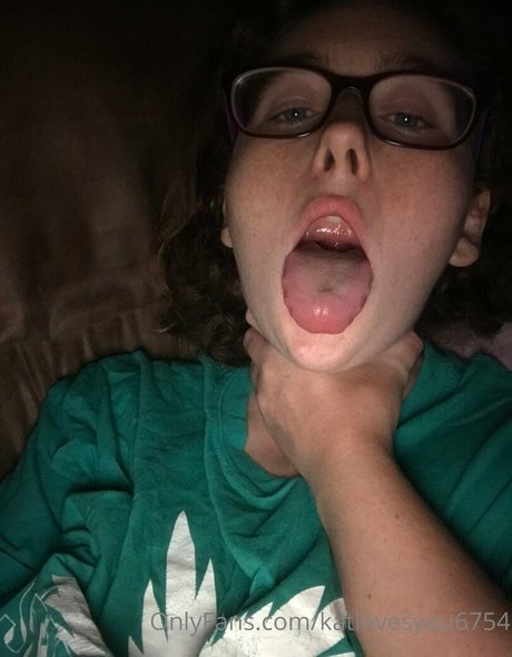Photo nue de fuite OnlyFans de Katlovesyou6754