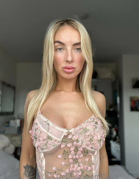 Photo nue de fuite OnlyFans de Laurenskyx