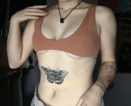 Photo nue de fuite OnlyFans de Veeginas